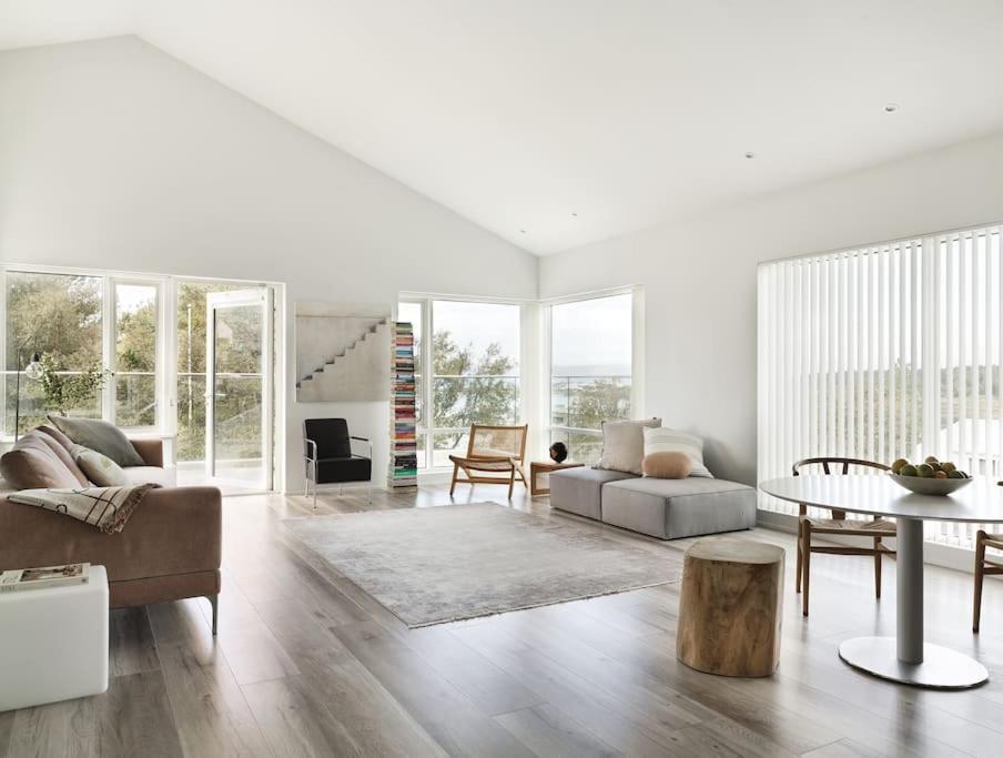 Modern Luxury Apartment - Ocean & Mountain Views レイキャヴィーク エクステリア 写真