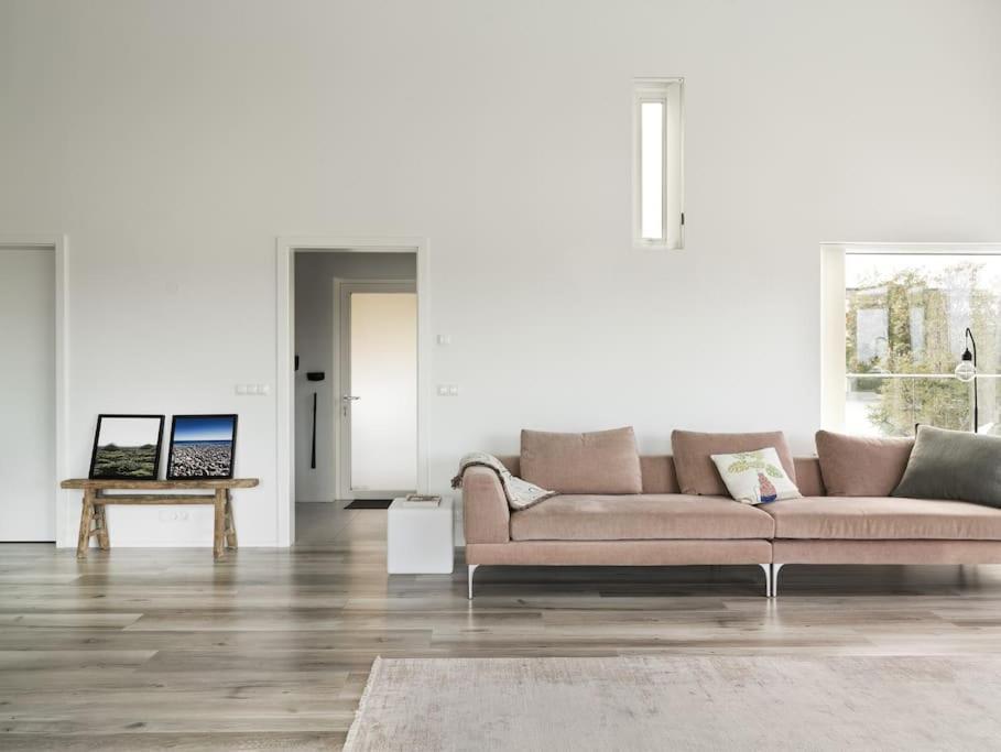 Modern Luxury Apartment - Ocean & Mountain Views レイキャヴィーク エクステリア 写真